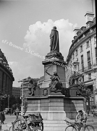 GLADSTONE'S MONUMENT ON THE STRAND AT ALDWYCH